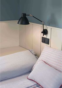 Faro extendable black wall lamp celia in metal