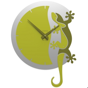 Callea design hanging gecko modern wall clock cedar green